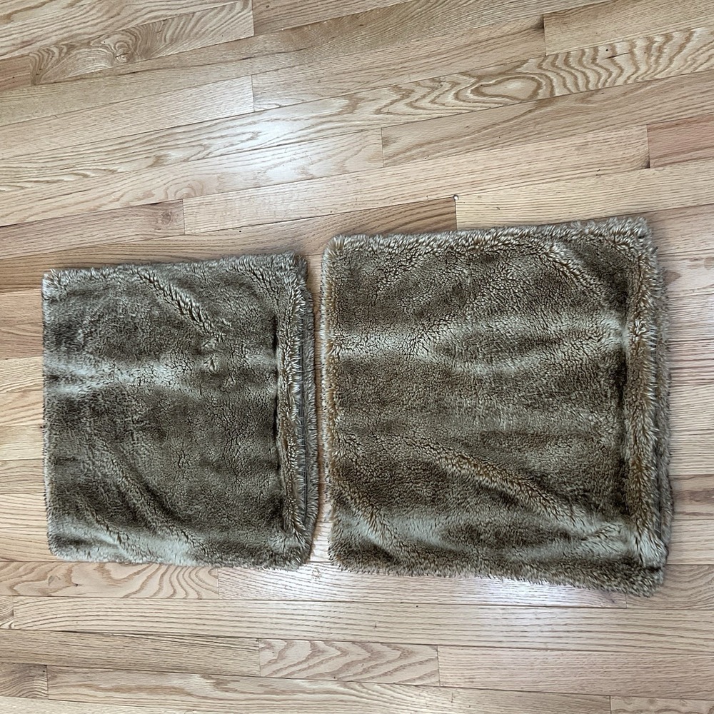 POTTERY BARN Faux Fur Throw Pillow Cover Brown Square Plush Luxe  18"x 18" Set 2